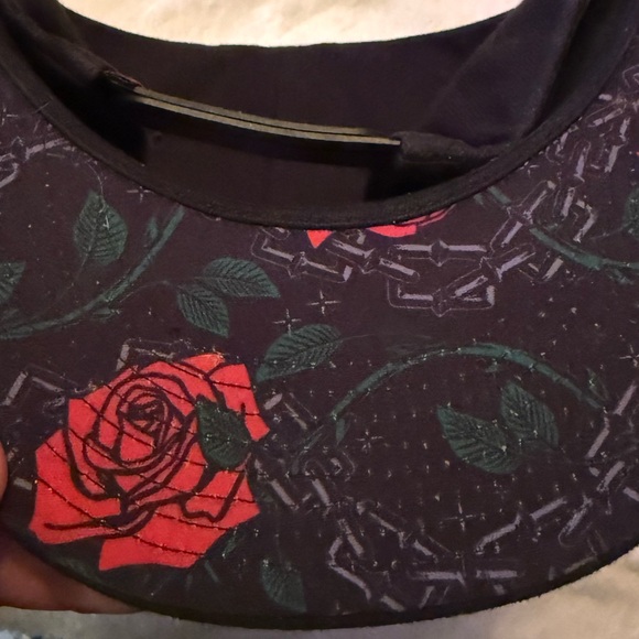Sullen black and red SnapBack hat with roses and chains graphic on the brim - Picture 3 of 6
